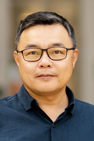 headshot of Mike Yao